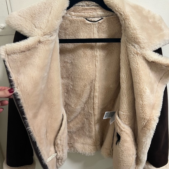 Banana Republic - Women’s Faux Fur Jacket – Size S - Picture 3 of 4